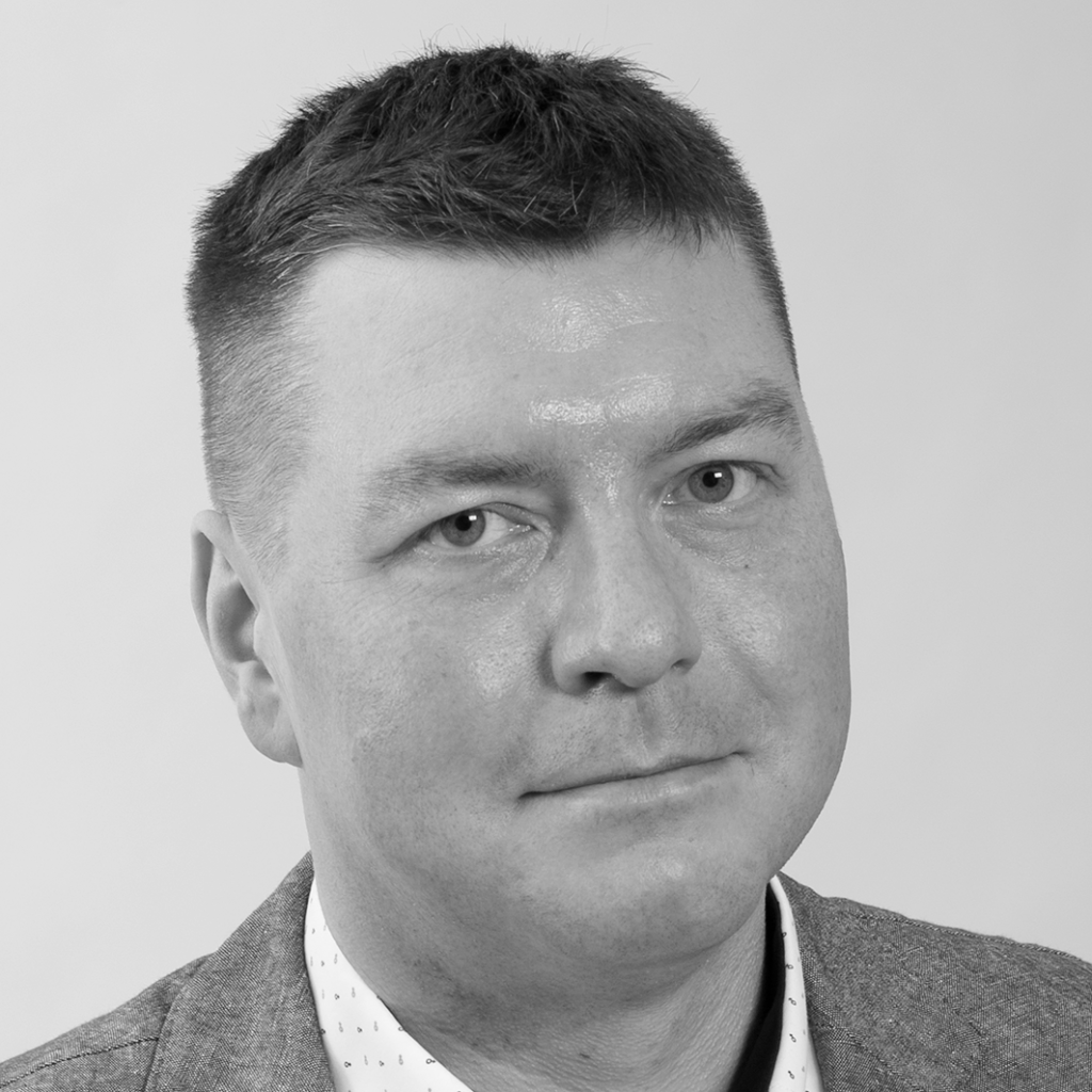 Dr Damian Liszka